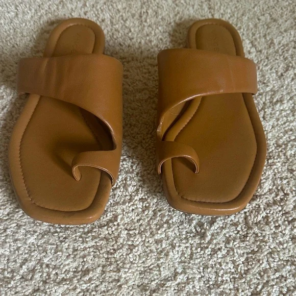 Vince Tan Leather Sandals - Picture 1 of 4